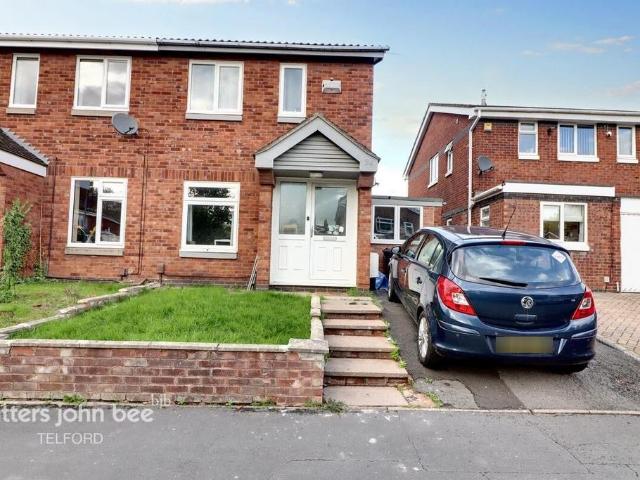 2 bedroom semi detached house for sale