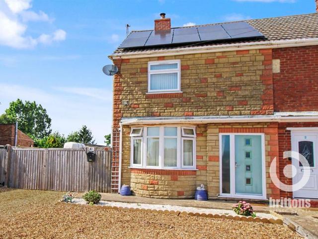 2 bedroom semi detached house for sale