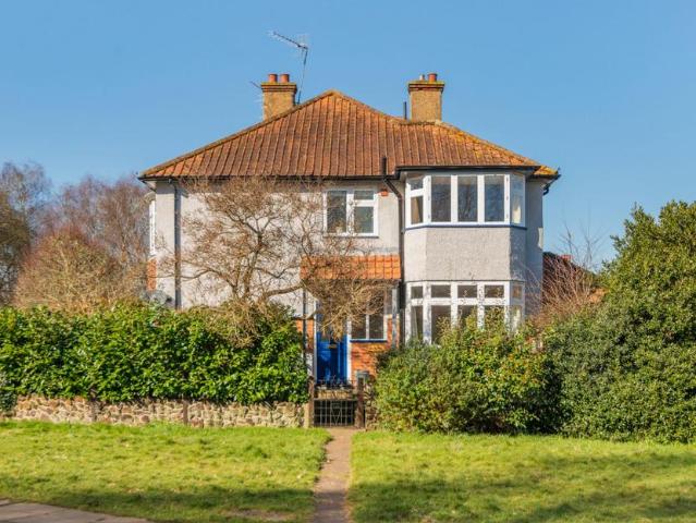 2 bedroom semi detached house for sale