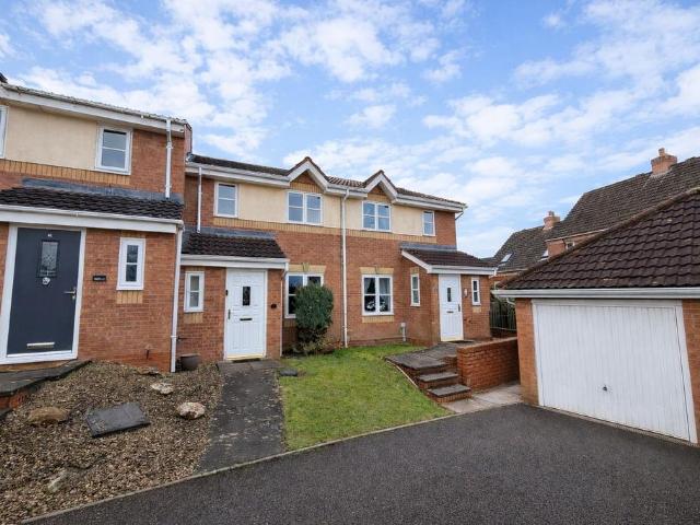 2 bedroom terraced house for sale