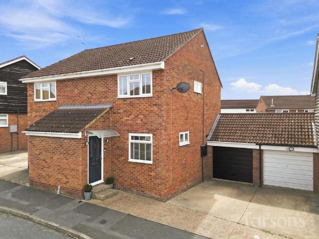 2 bedroom semi detached house for sale