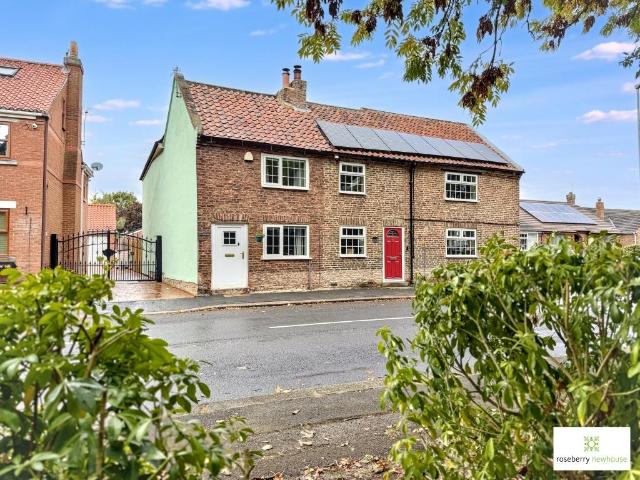 2 bedroom semi detached house for sale