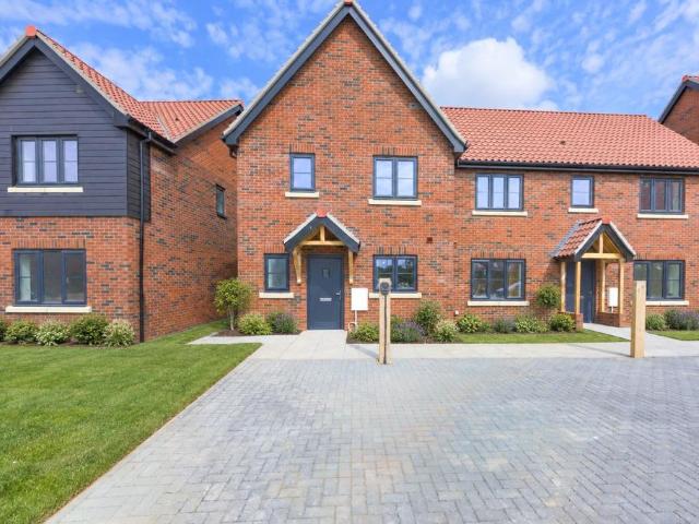 2 bedroom semi detached house for sale