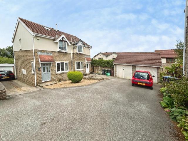 2 bedroom semi detached house for sale