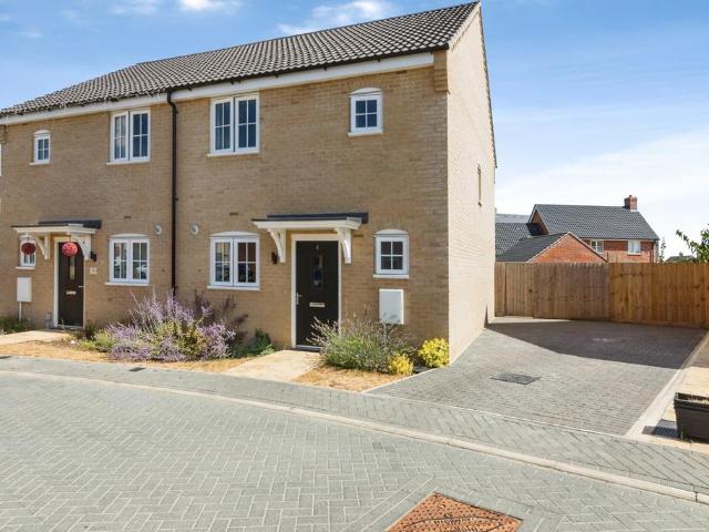 2 bedroom semi detached house for sale