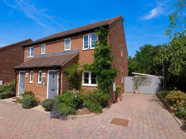 2 bedroom semi detached house for sale