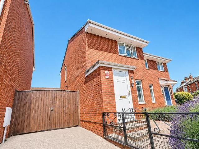 2 bedroom semi detached house for sale