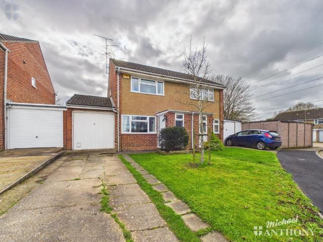 2 bedroom semi detached house for sale