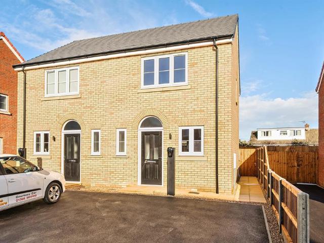 2 bedroom semi detached house for sale