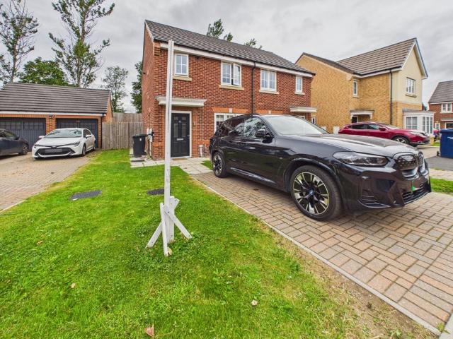 2 bedroom semi detached house for sale