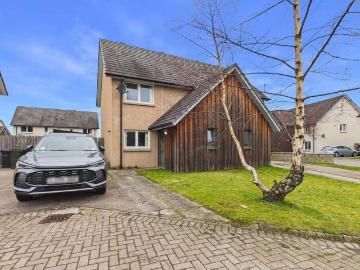 House for sale in Shetland - Parking