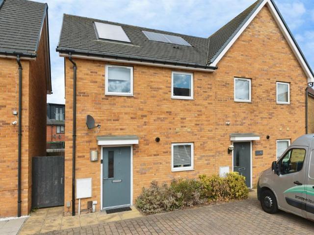 2 bedroom semi detached house for sale