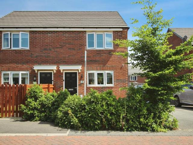 2 bedroom semi detached house for sale