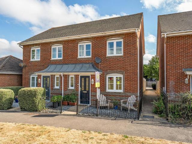 2 bedroom semi detached house for sale