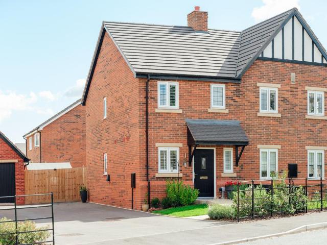 2 bedroom semi detached house for sale