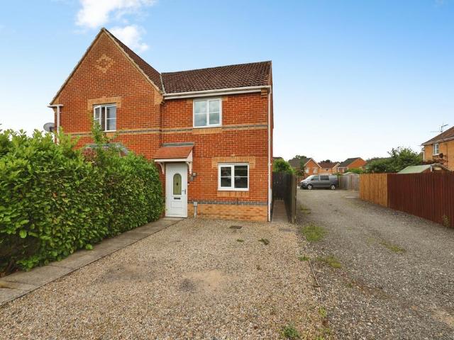 2 bedroom semi detached house for sale