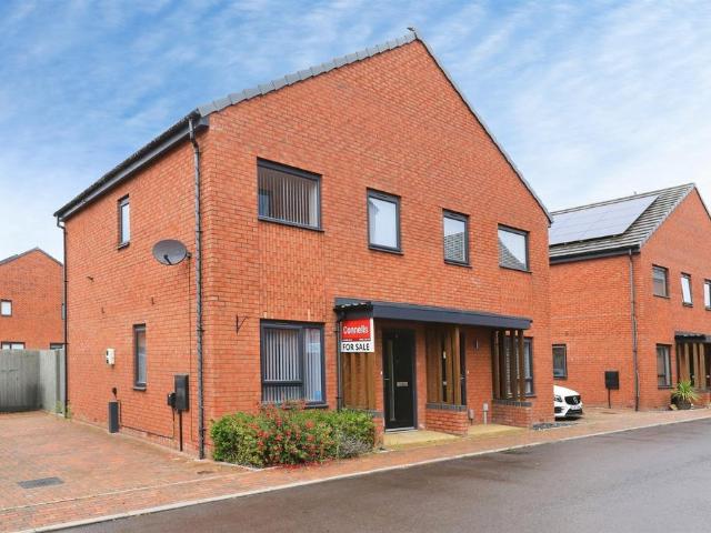2 bedroom semi detached house for sale
