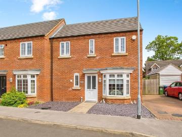 2 bedroom semi detached house for sale