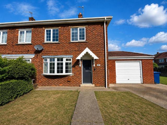 2 bedroom semi detached house for sale