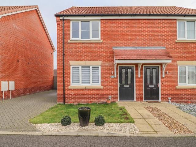 2 bedroom semi detached house for sale