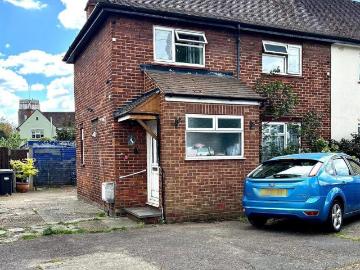 Hounslow, Greater London - Garden, Parking