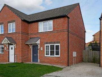 2 bedroom semi detached house for sale