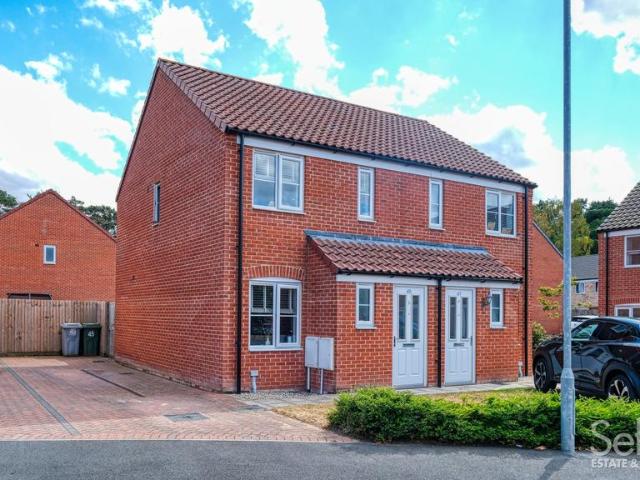 2 bedroom semi detached house for sale