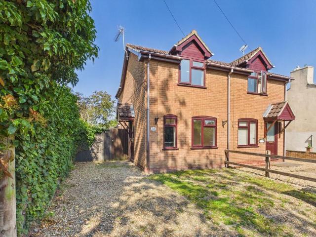 2 bedroom semi detached house for sale