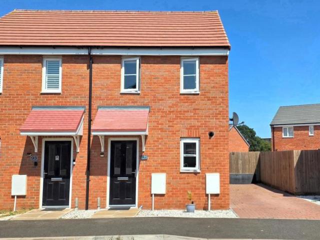 2 bedroom semi detached house for sale