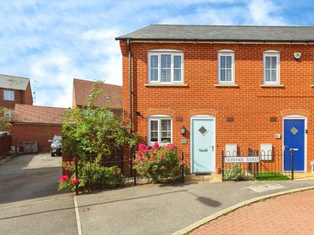 2 bedroom semi detached house for sale