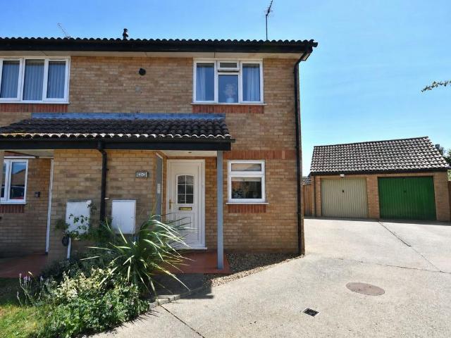2 bedroom semi detached house for sale
