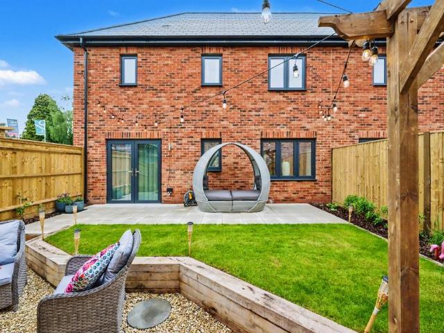 2 bedroom semi detached house for sale