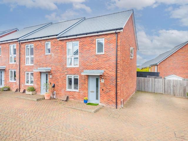 2 bedroom semi detached house for sale