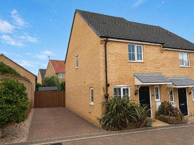 2 bedroom semi detached house for sale