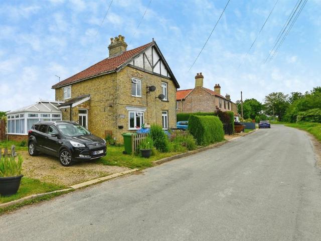2 bedroom semi detached house for sale