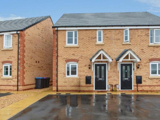 2 bedroom semi detached house for sale
