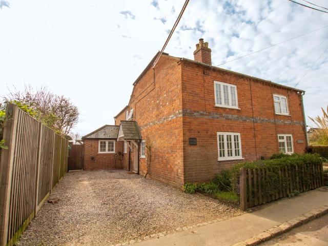 2 bedroom semi detached house for sale