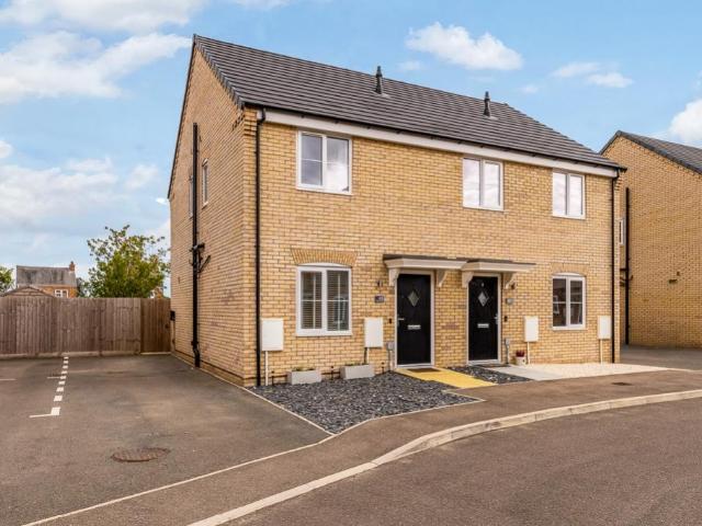 2 bedroom semi detached house for sale