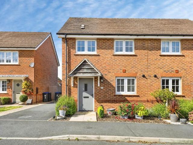 2 bedroom semi detached house for sale