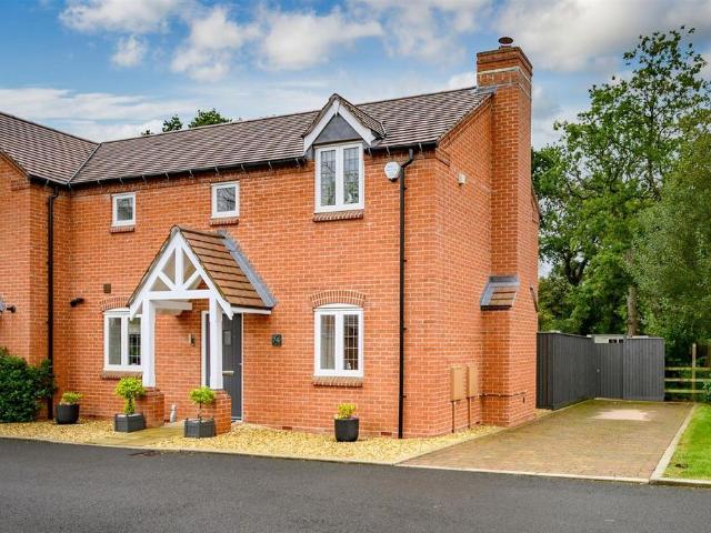 2 bedroom semi detached house for sale