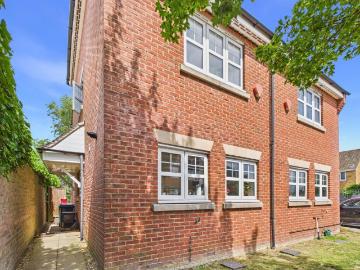 2 bedroom semi detached house for sale