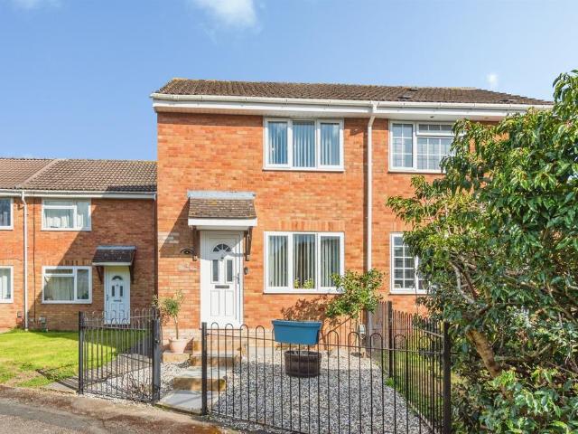2 bedroom semi detached house for sale
