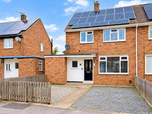 2 bedroom semi detached house for sale