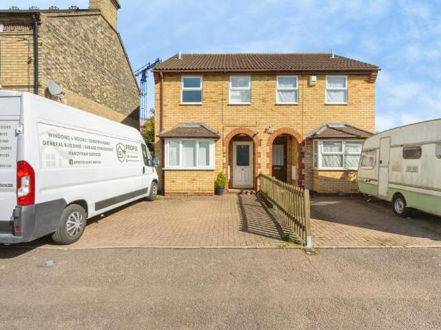 2 bedroom semi detached house for sale