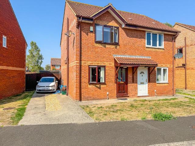 2 bedroom semi detached house for sale