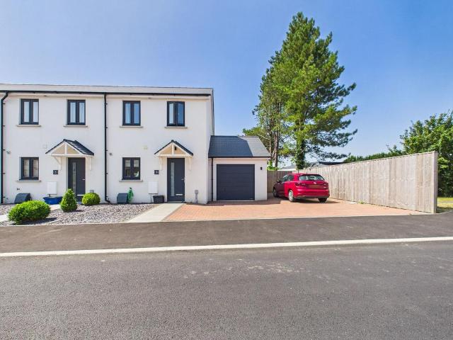 2 bedroom semi detached house for sale