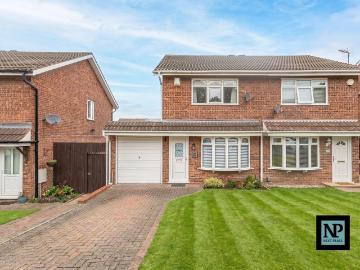 2 bedroom semi detached house for sale