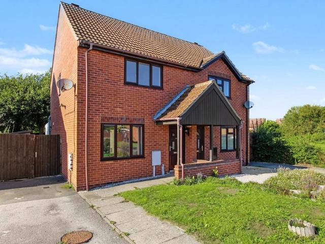 2 bedroom semi detached house for sale