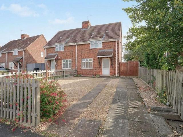 2 bedroom semi detached house for sale