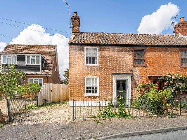 2 bedroom semi detached house for sale